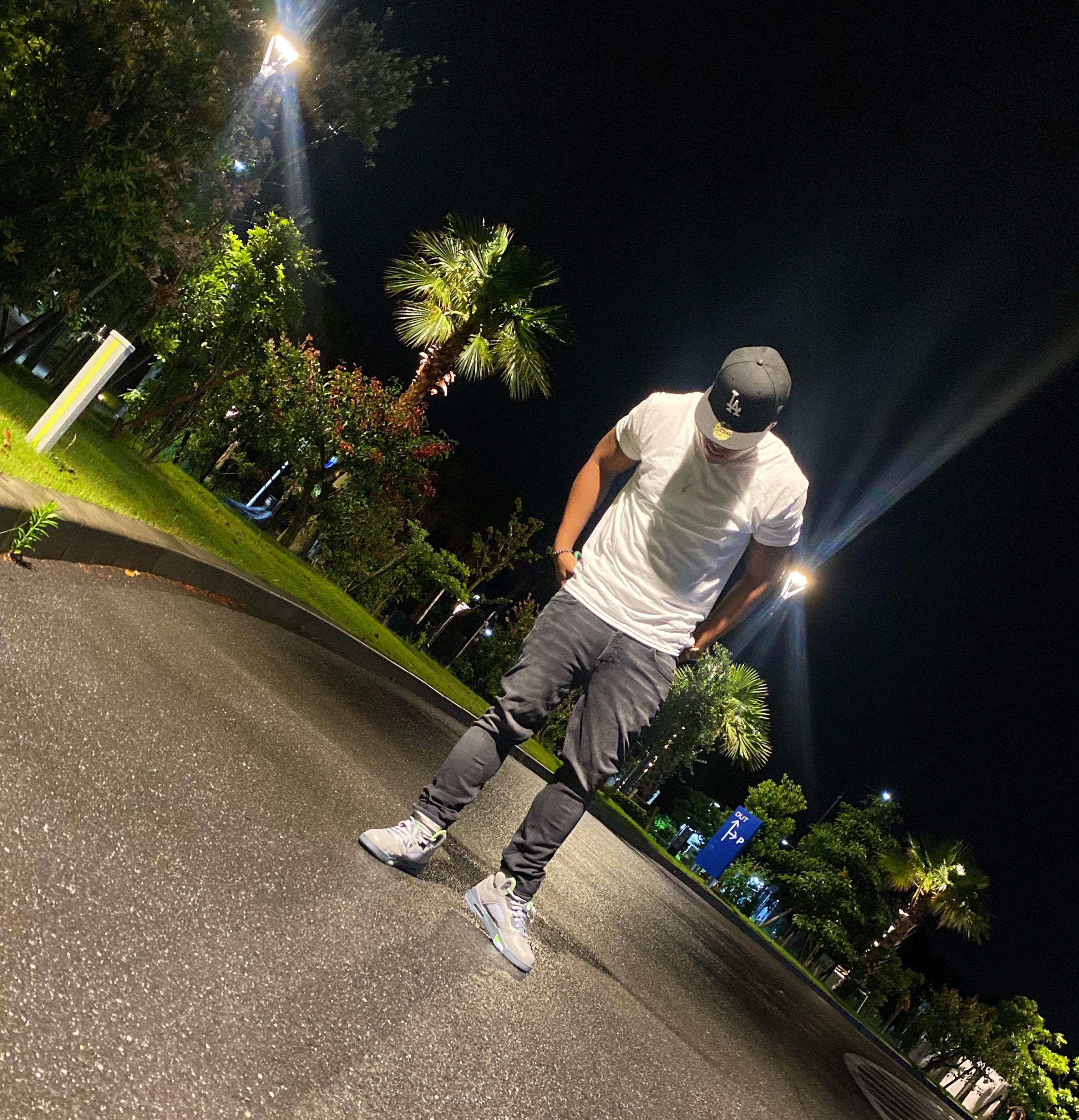 See everything you want to see 😍🥶🥶 profile image