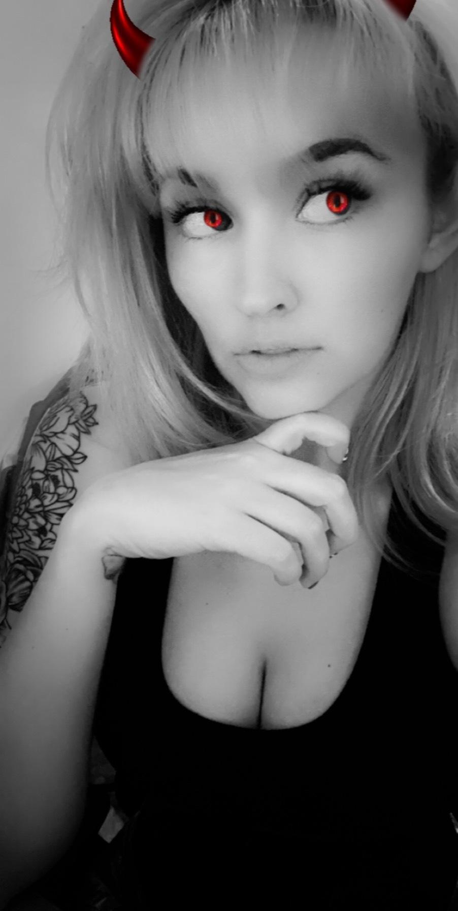 Dixie Vee 🌟 profile image