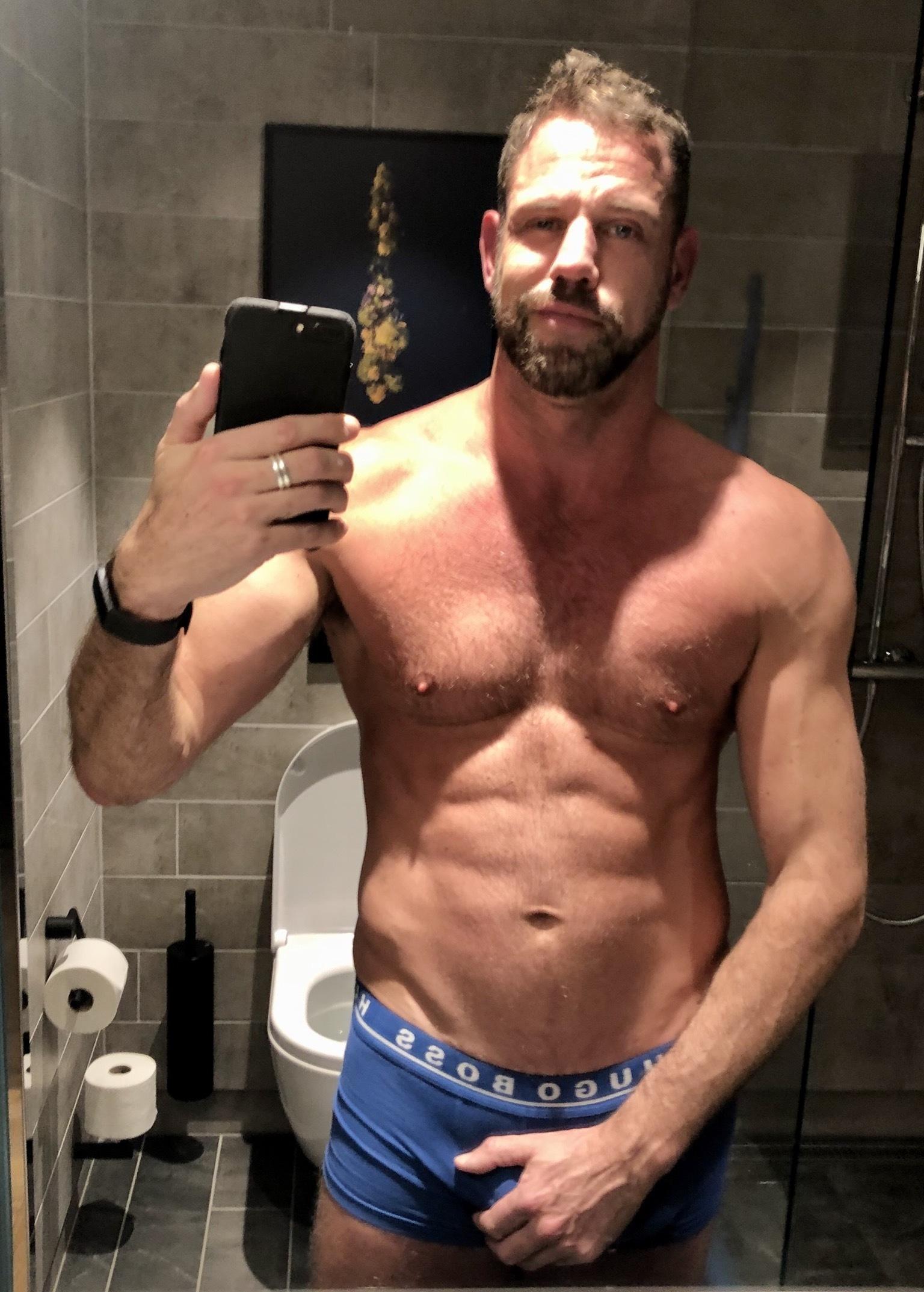 SimonSays4U TOP 2.4% profile image