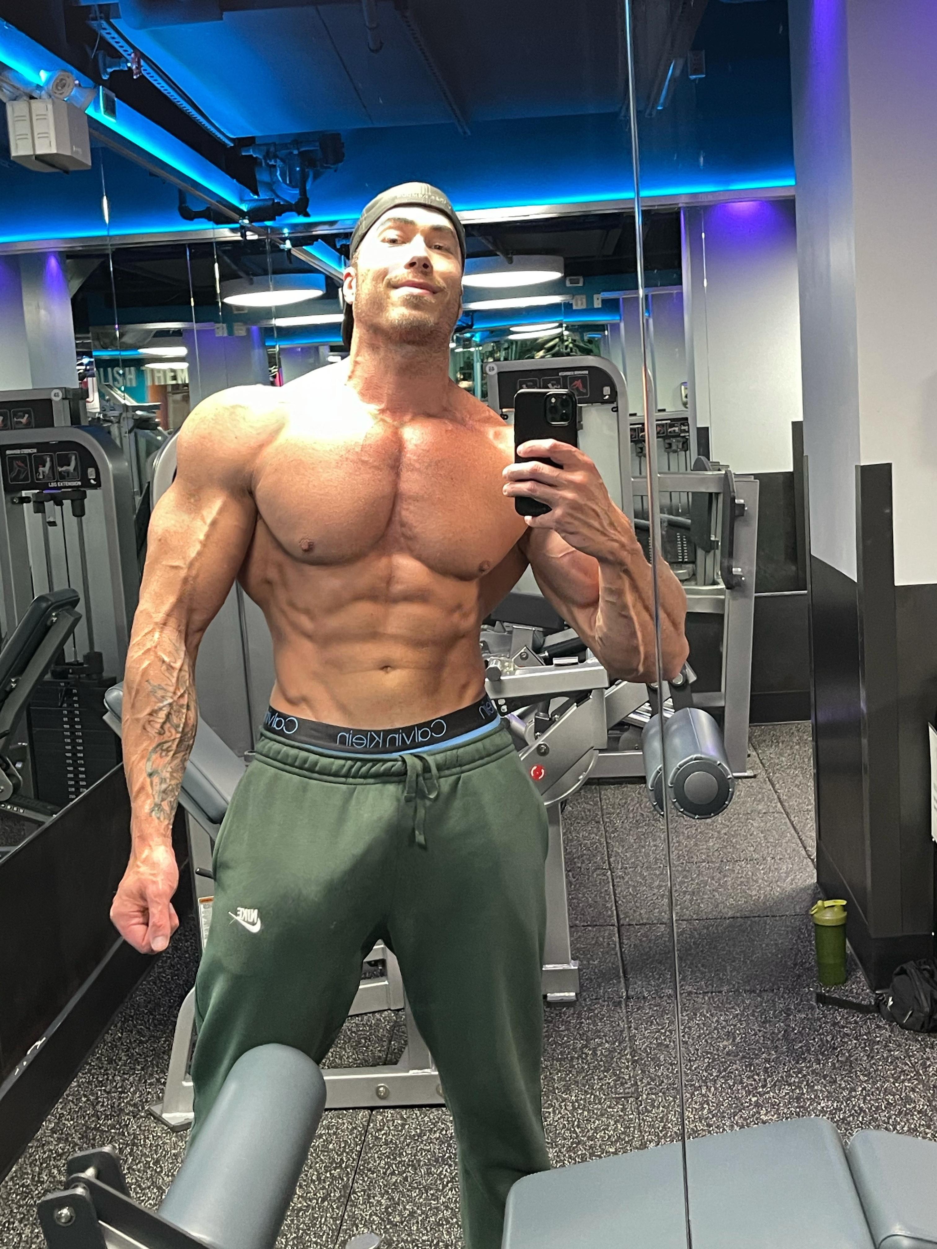 Reese ⚔️ (OVER 500 pics/vids on my wall) profile image