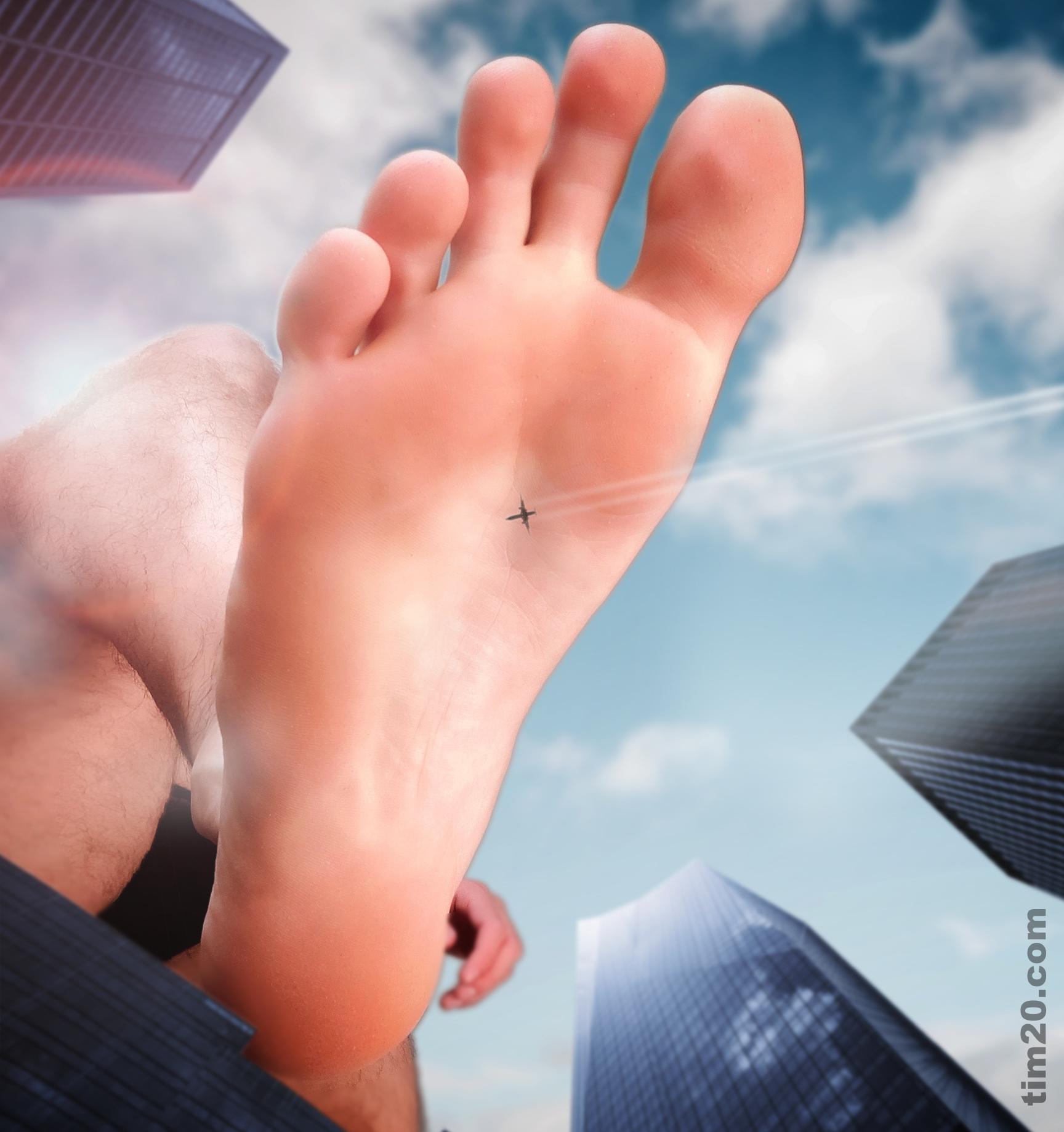 Tim •Giant Feet Crushing Macrophilia Gay profile image