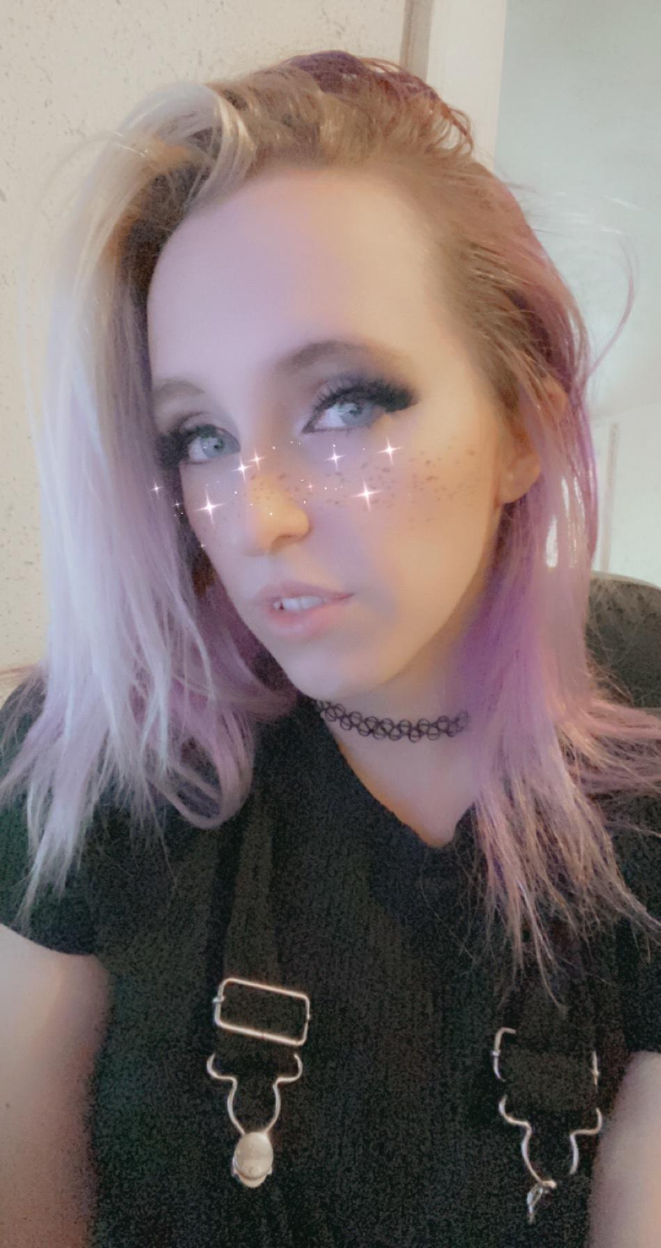 ⭐️Elliethot🌙 profile image