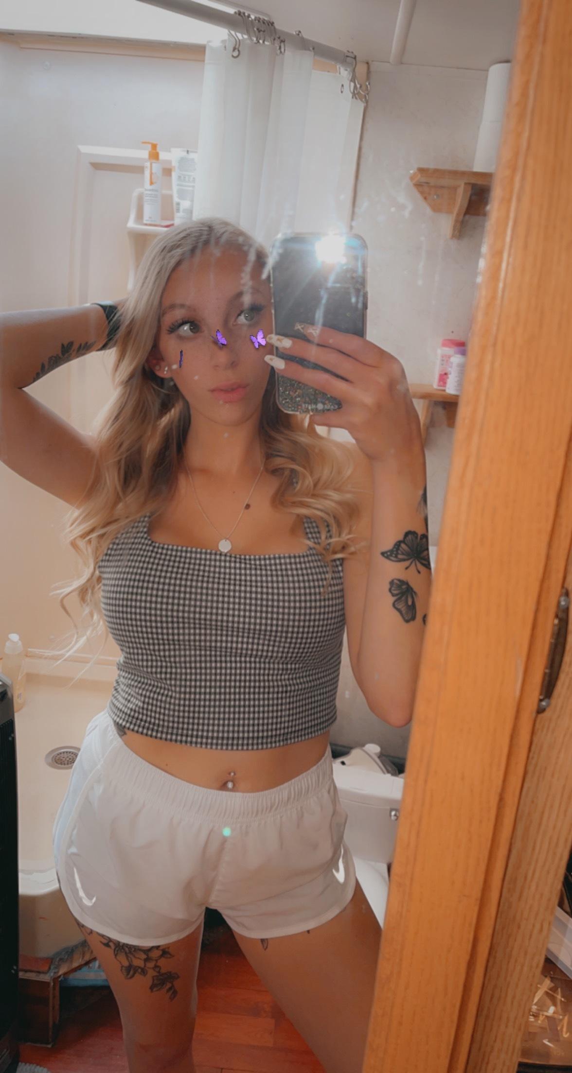 Elizabeth profile image