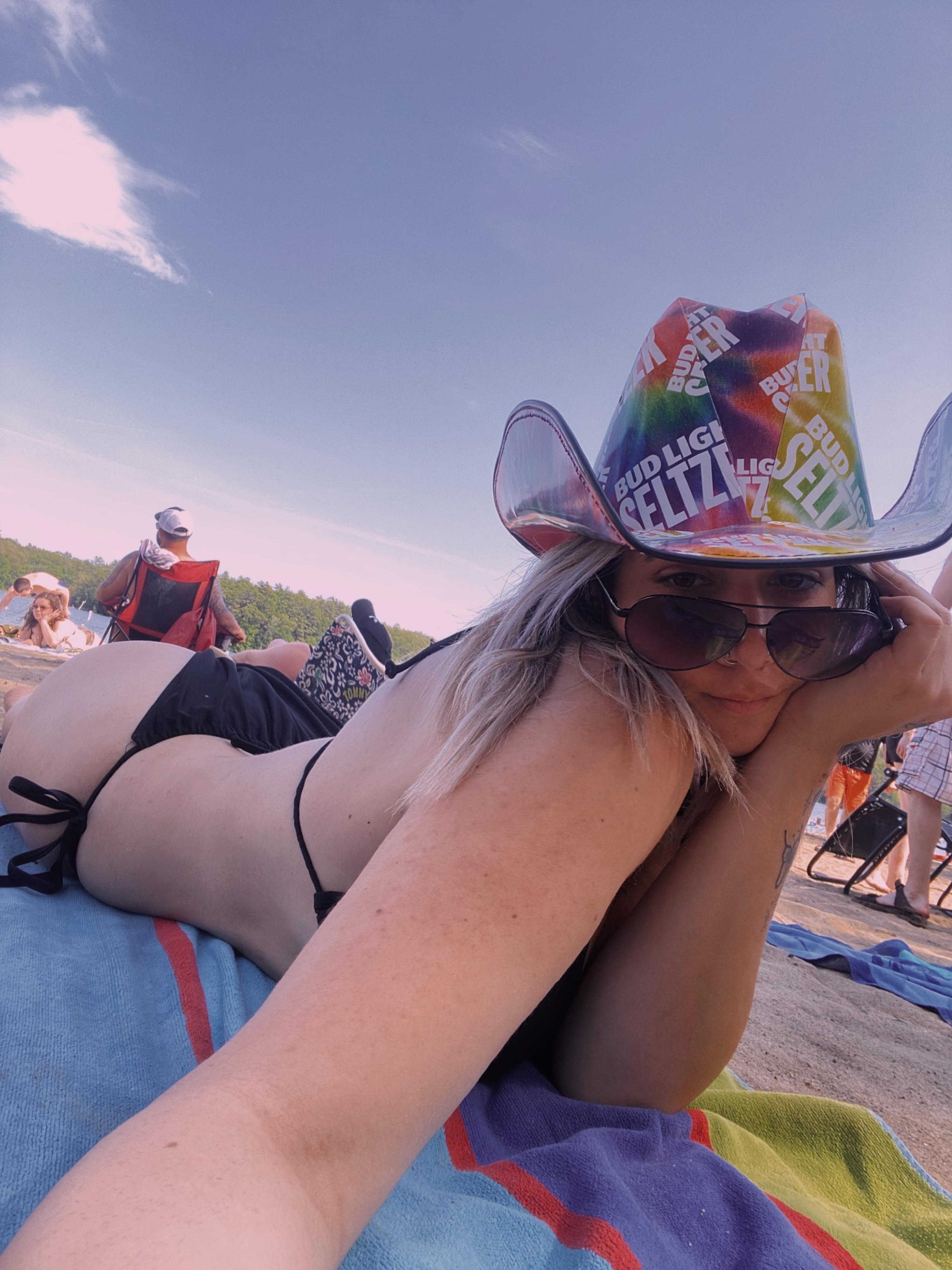 ur favorite girl ;) profile image