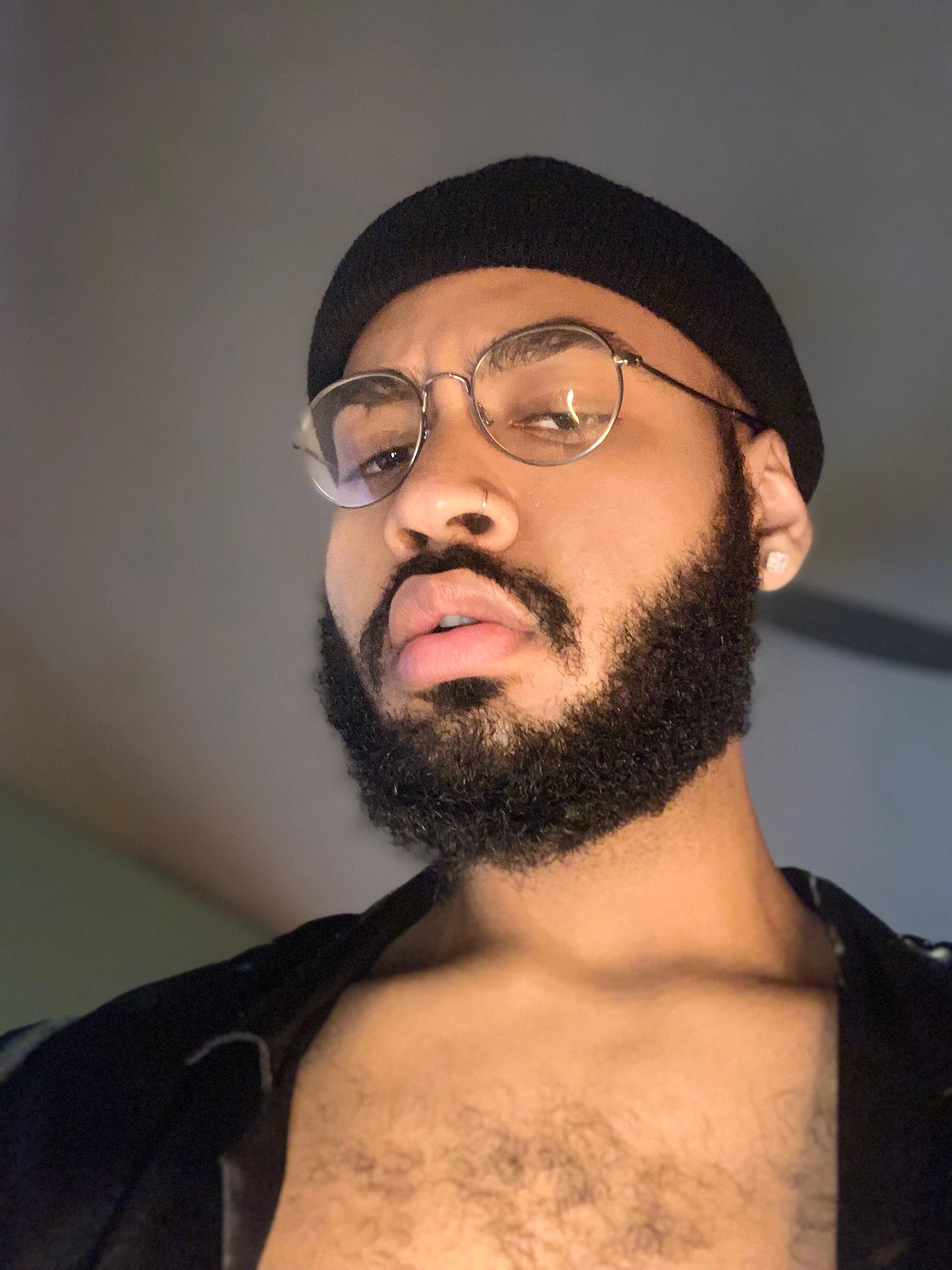 Rikki Amor 🌹 profile image