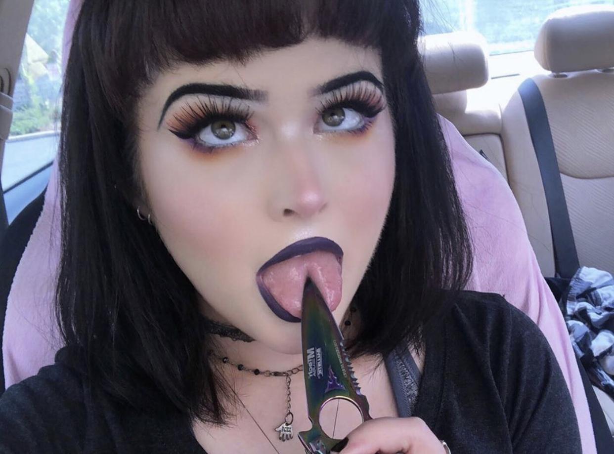 trash with bangs!! profile image