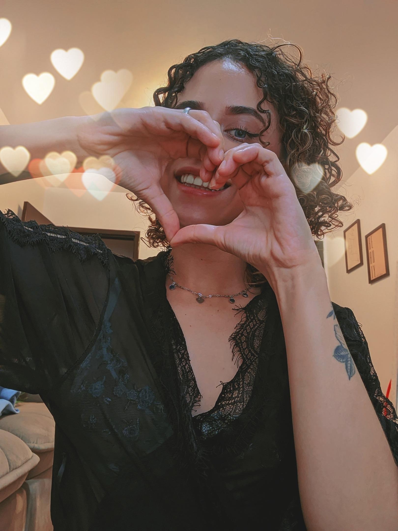 Angela 🌿 profile image