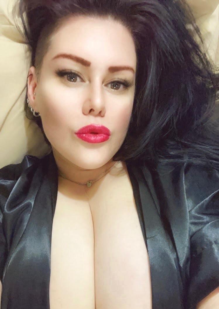 EverDeadley profile image