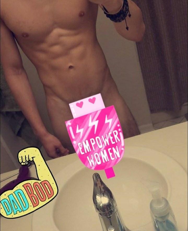 De'leon profile image