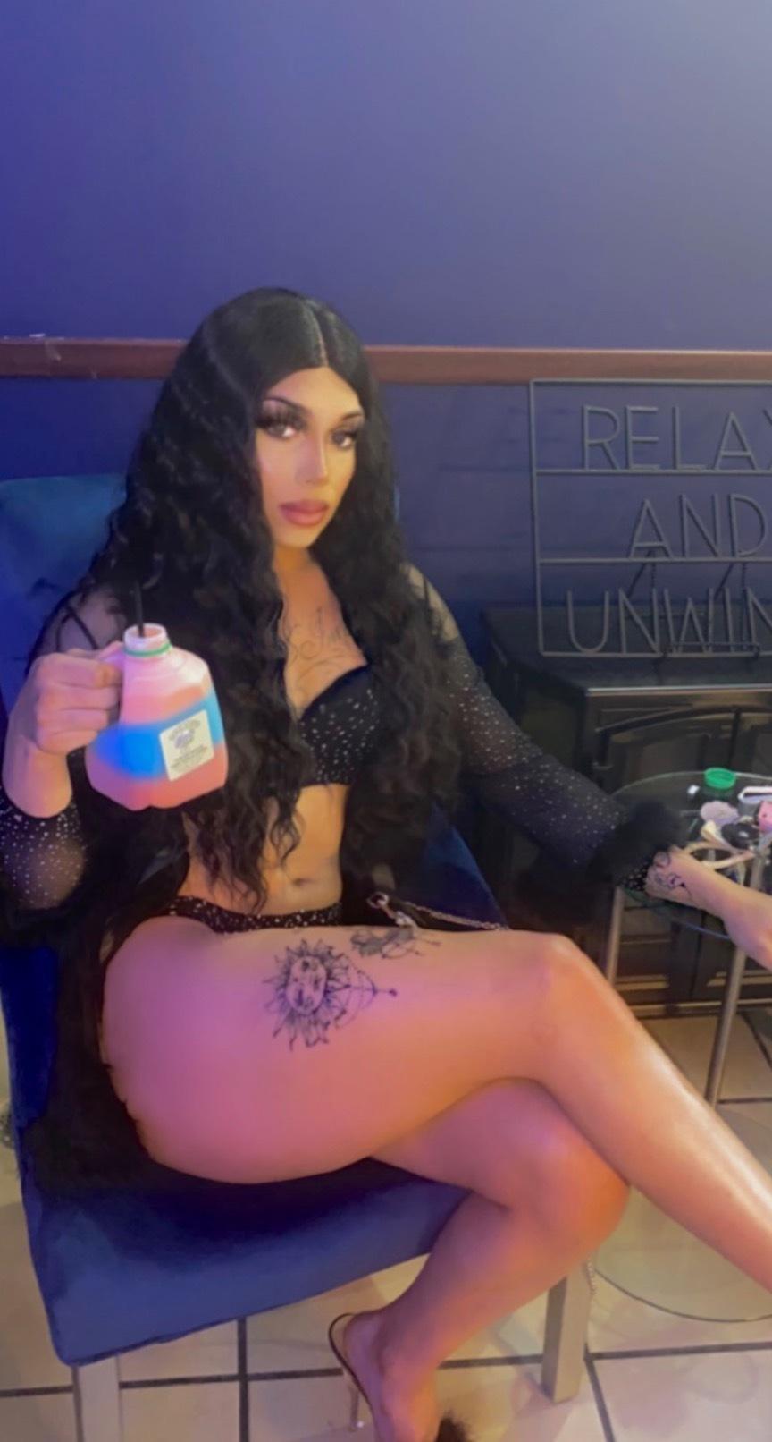 Champagne 🔮 profile image