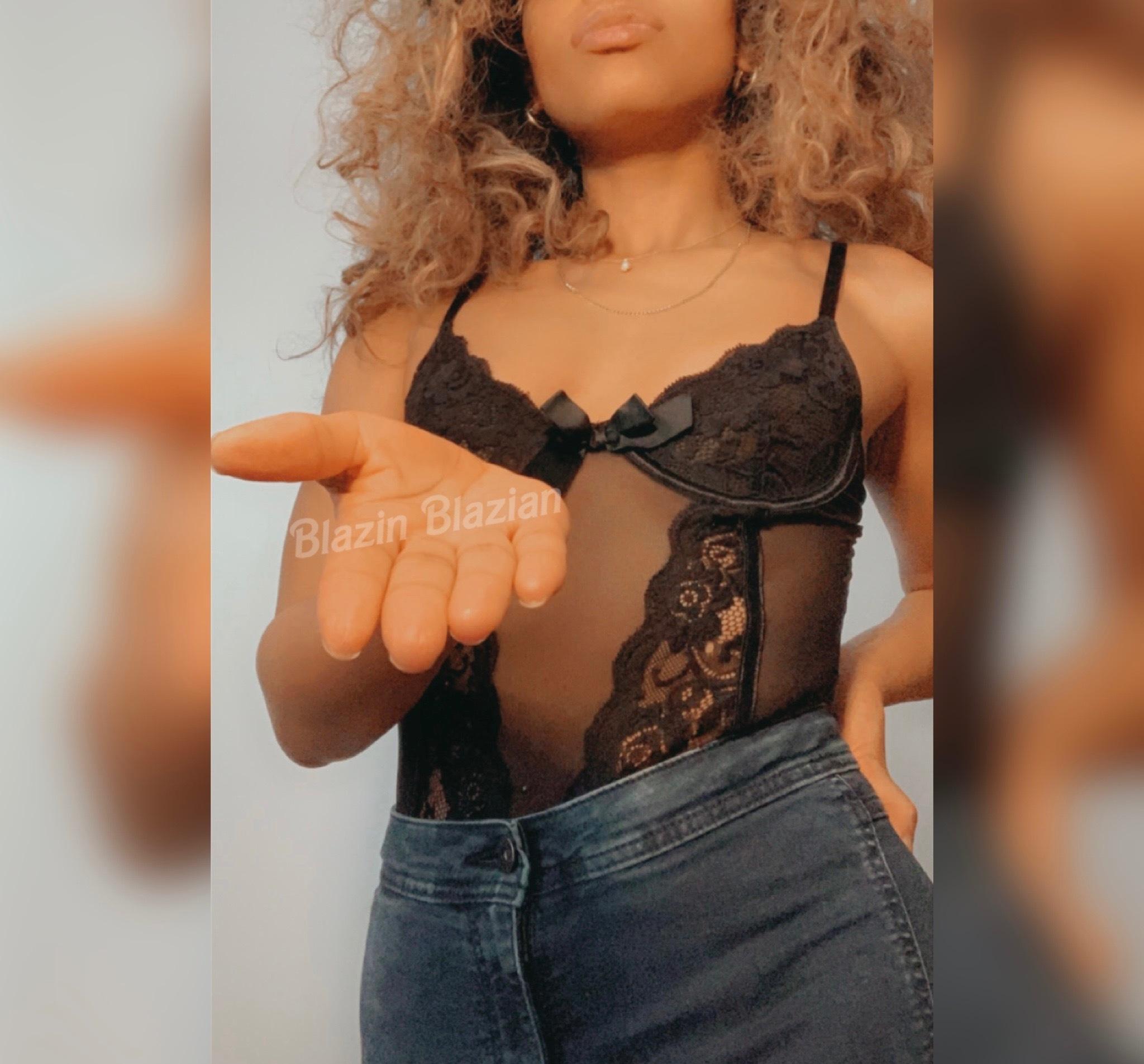 𝕓𝕝𝕒𝕫𝕚𝕟  𝕓 𝕝 𝕒 𝕫 𝕚 𝕒 𝕟💦💦 profile image