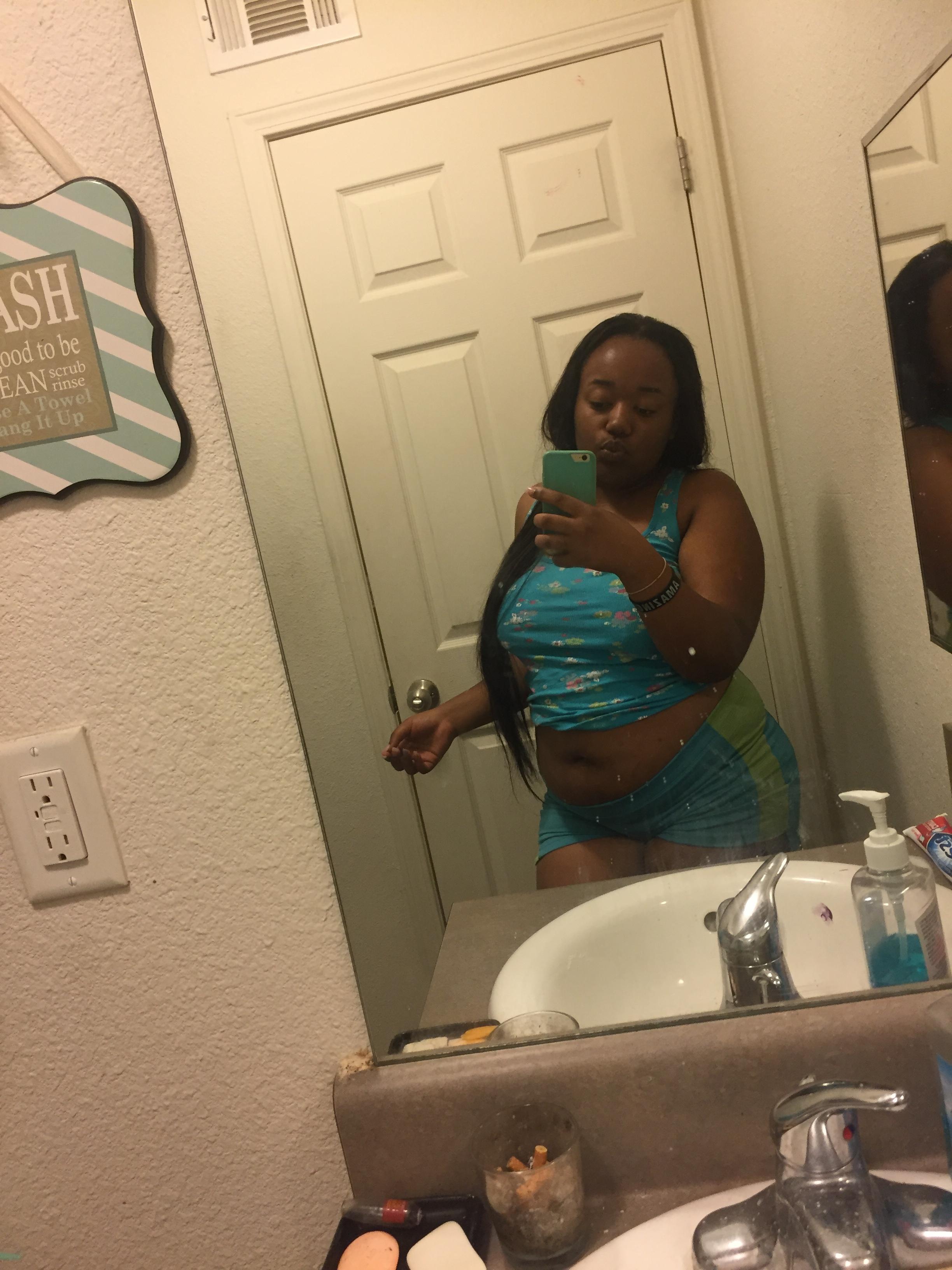 Naee 🦍🤍 profile image