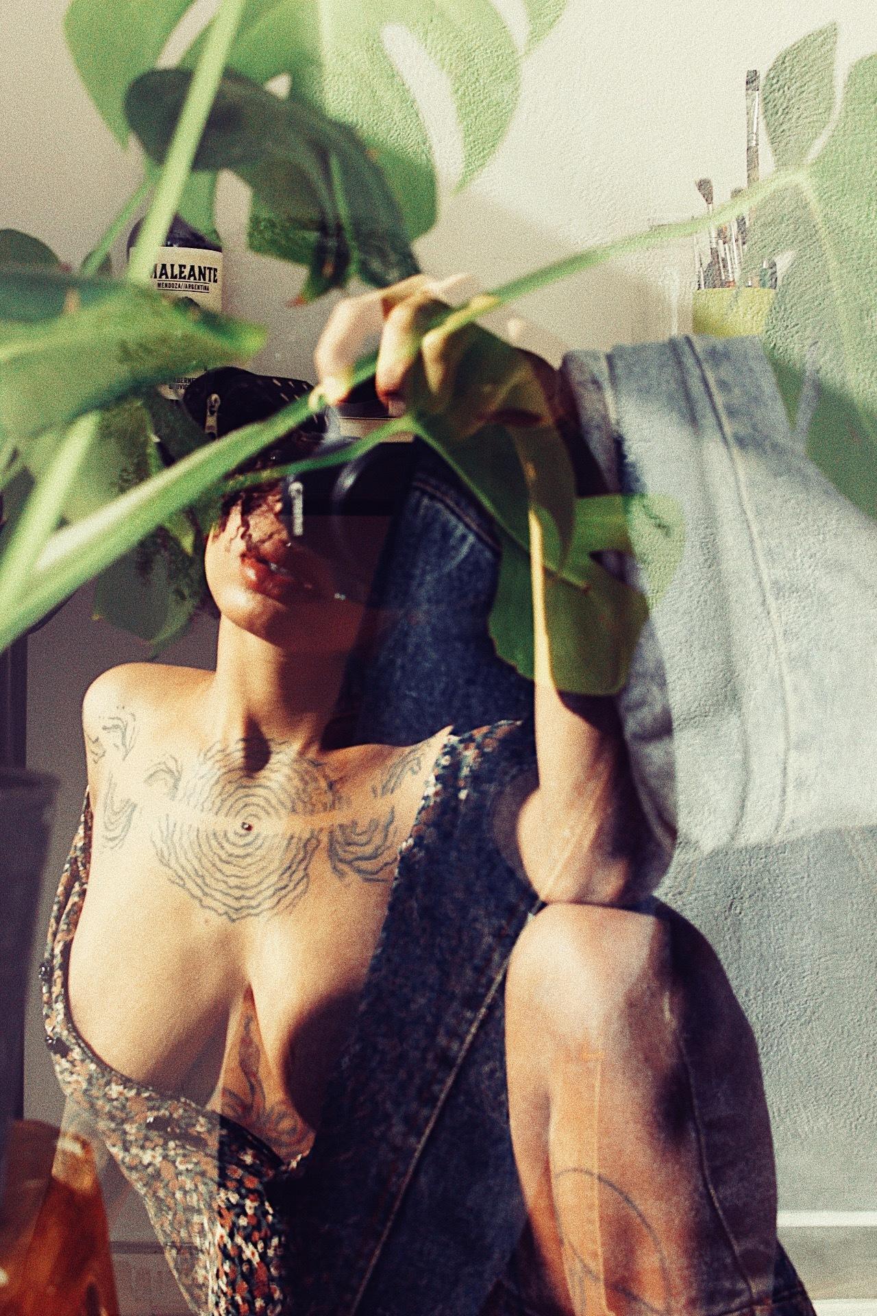 L u d m i profile image