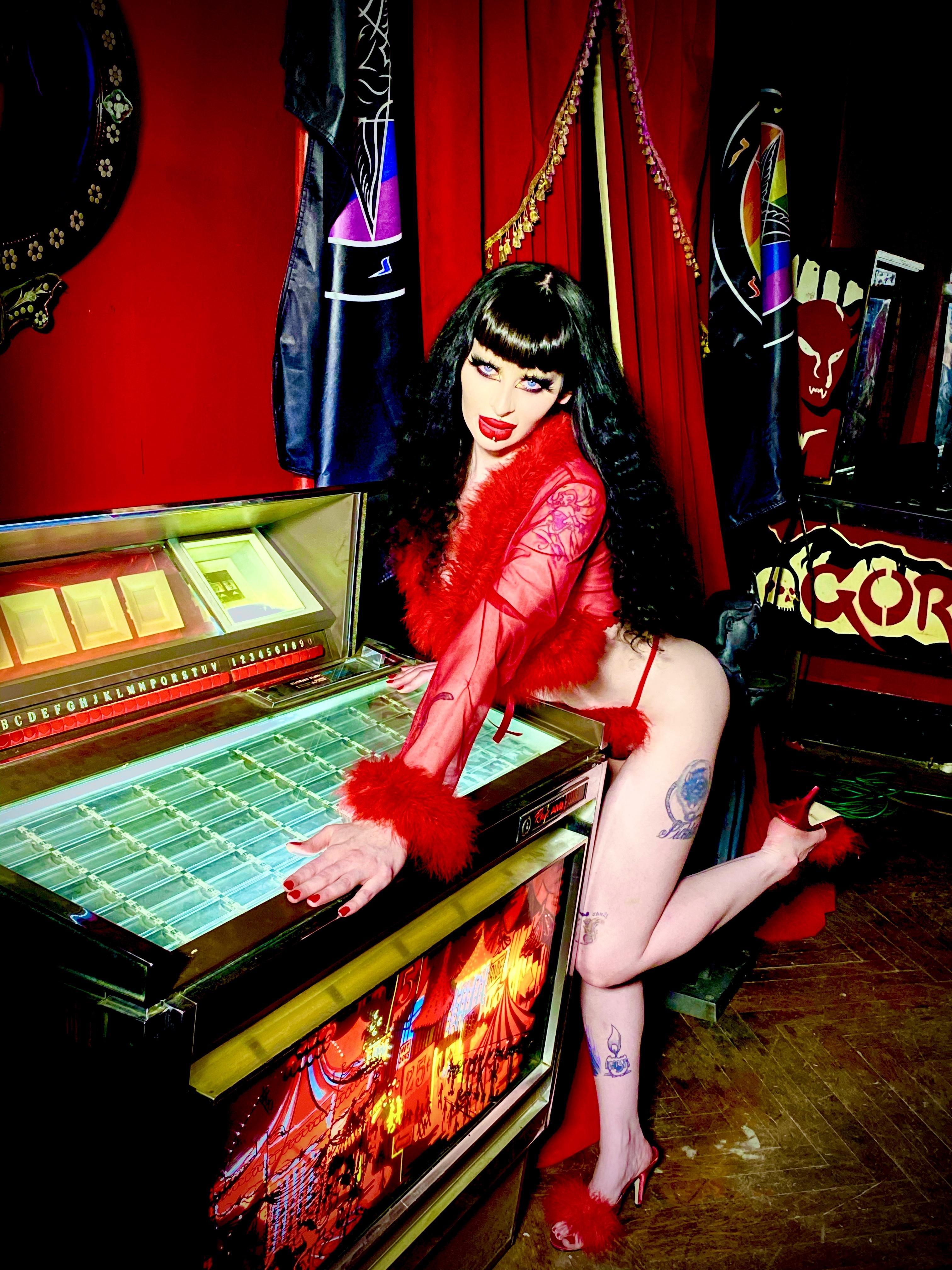 𝕸𝖎𝖘𝖙𝖗𝖊𝖘𝖘 𝕰𝖑𝖚𝖗𝖆 profile image