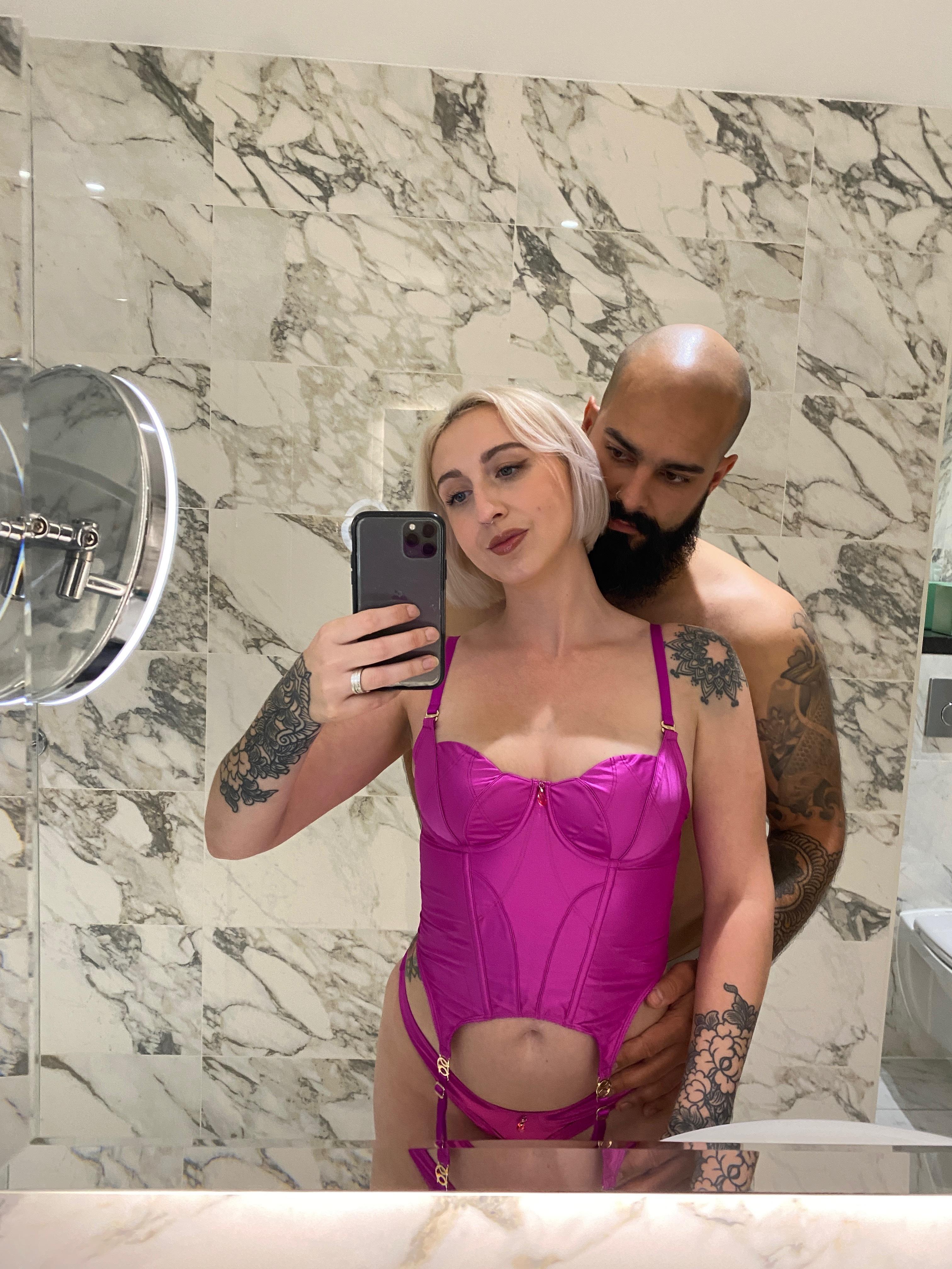 𝐁𝐨𝐧𝐧𝐢𝐞 & 𝐓𝐨𝐦𝐦𝐲 𝐒𝐥𝐚𝐲𝐞𝐝 💦 profile image