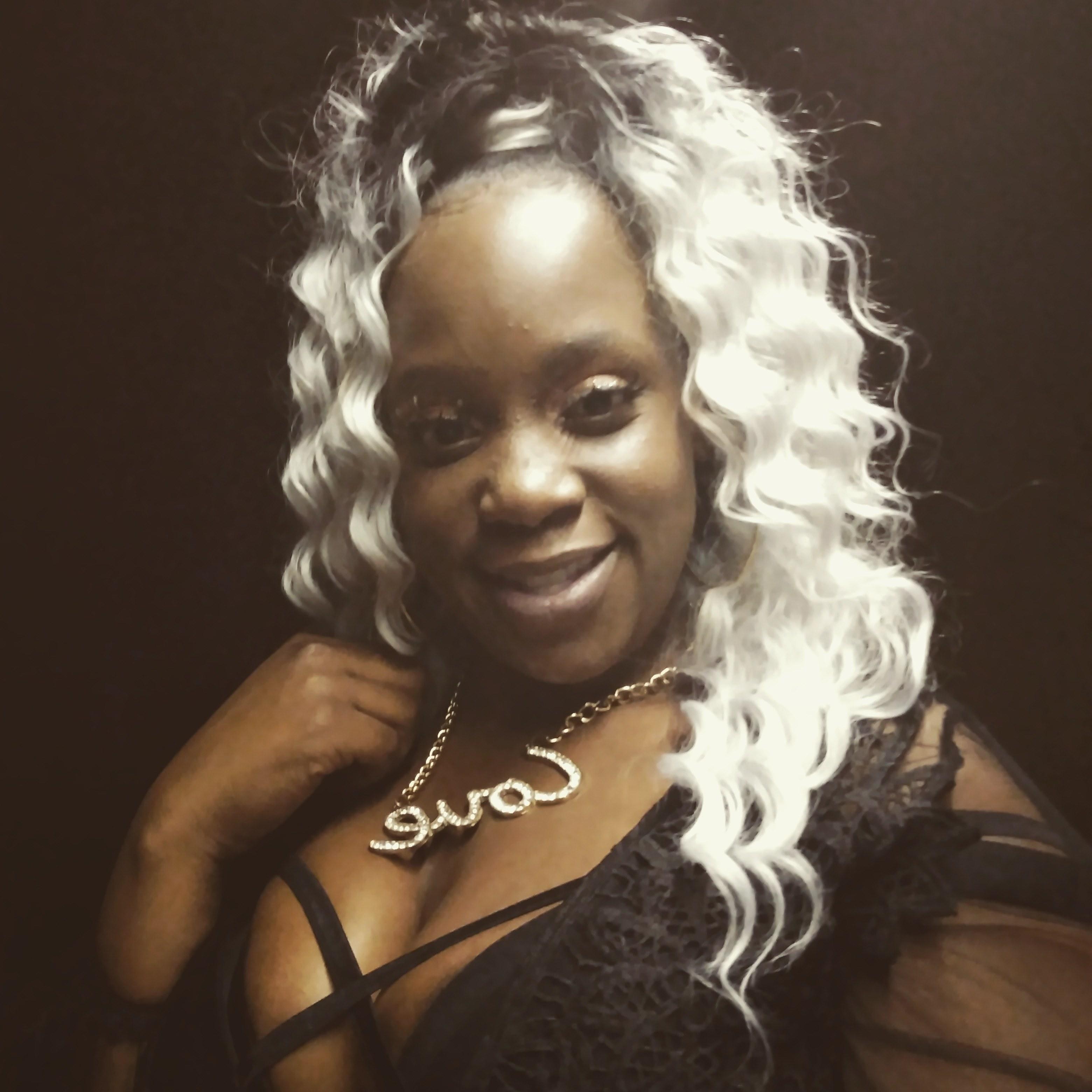 Krissy N profile image