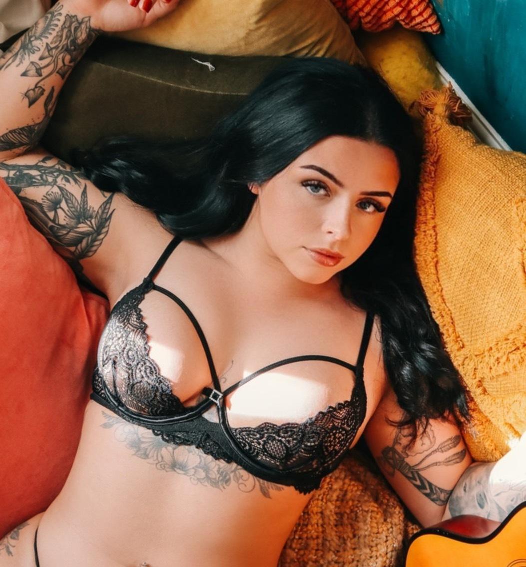 𝐇𝐚𝐲 𝐛𝐚𝐛𝐞 profile image