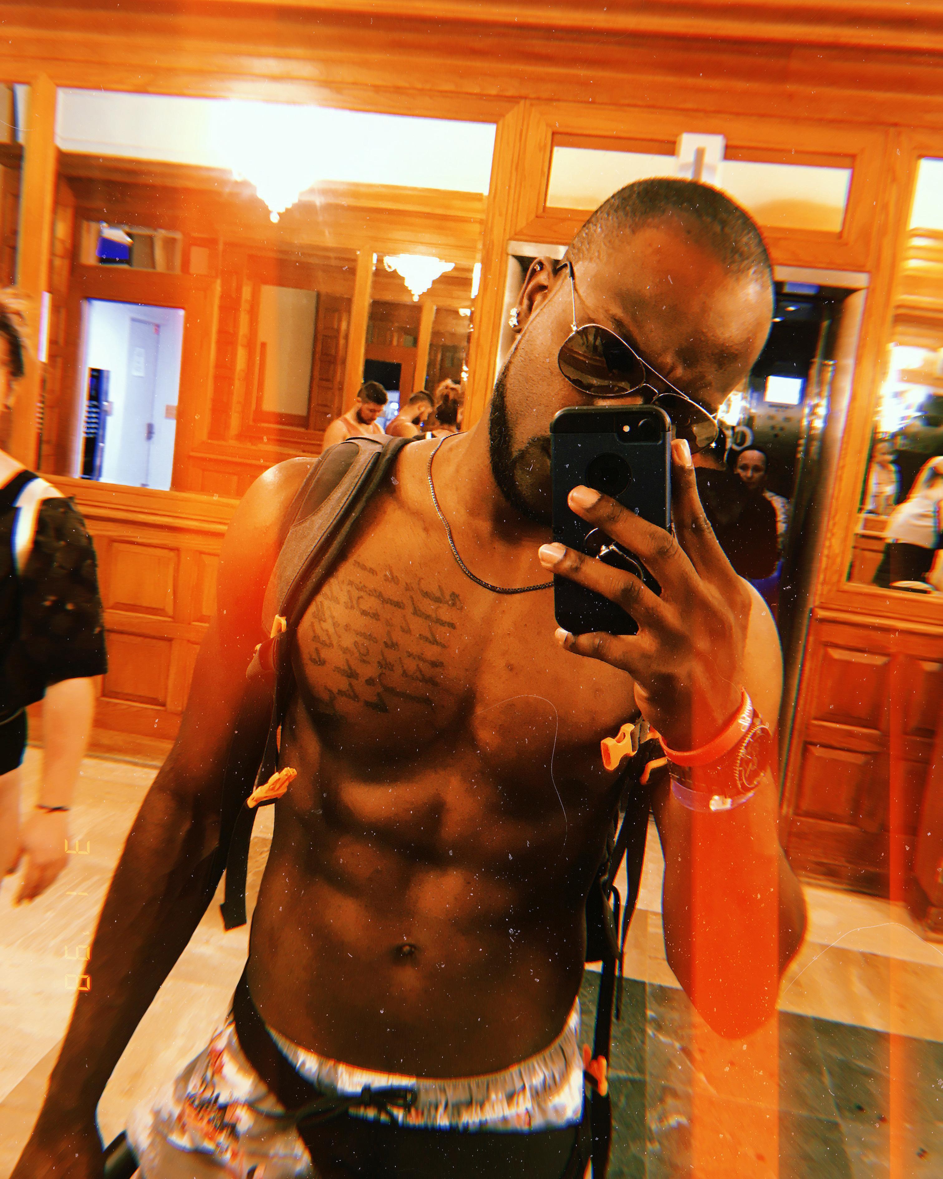 King Elite✨ profile image