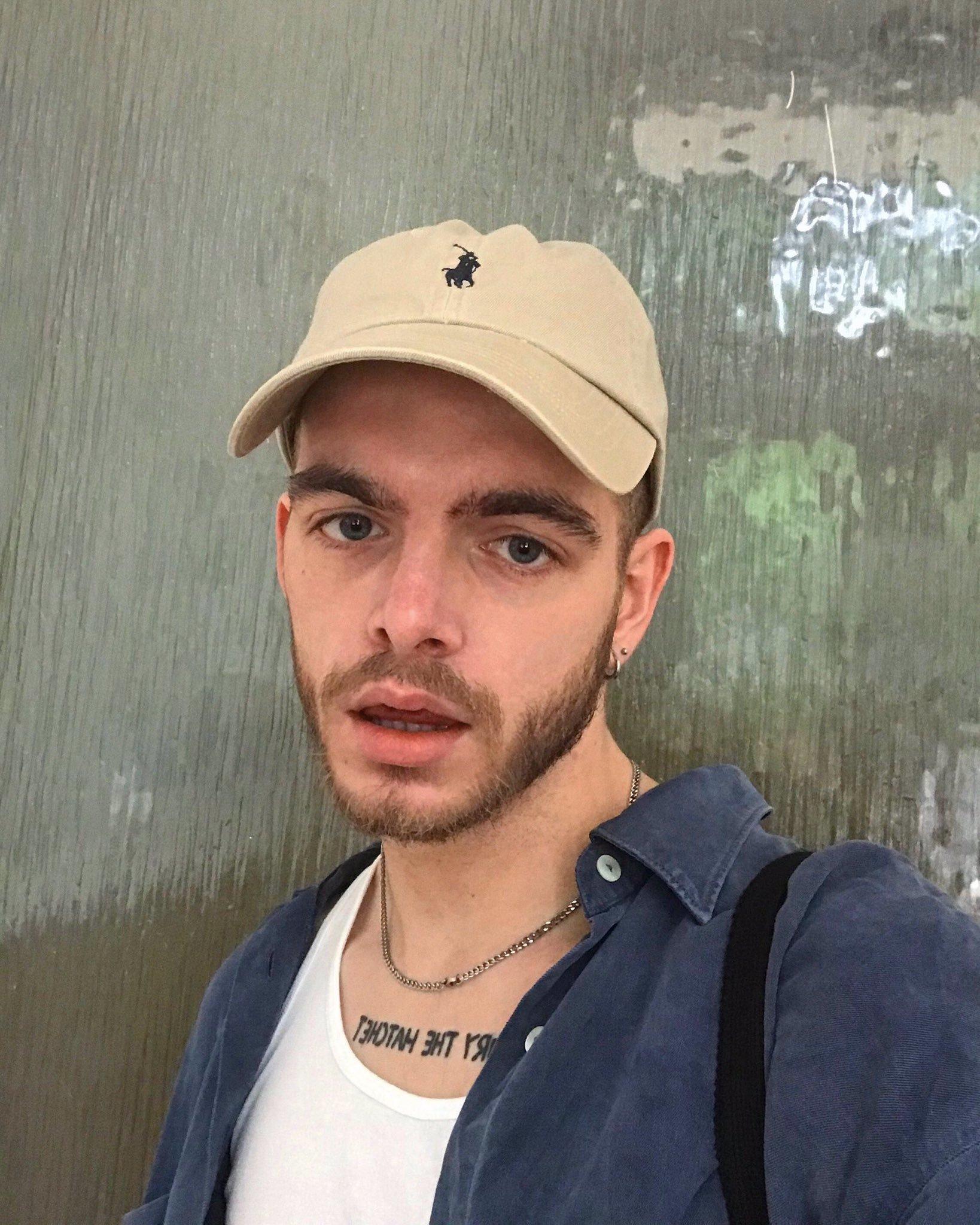 𝔟𝔯𝔞𝔡 profile image