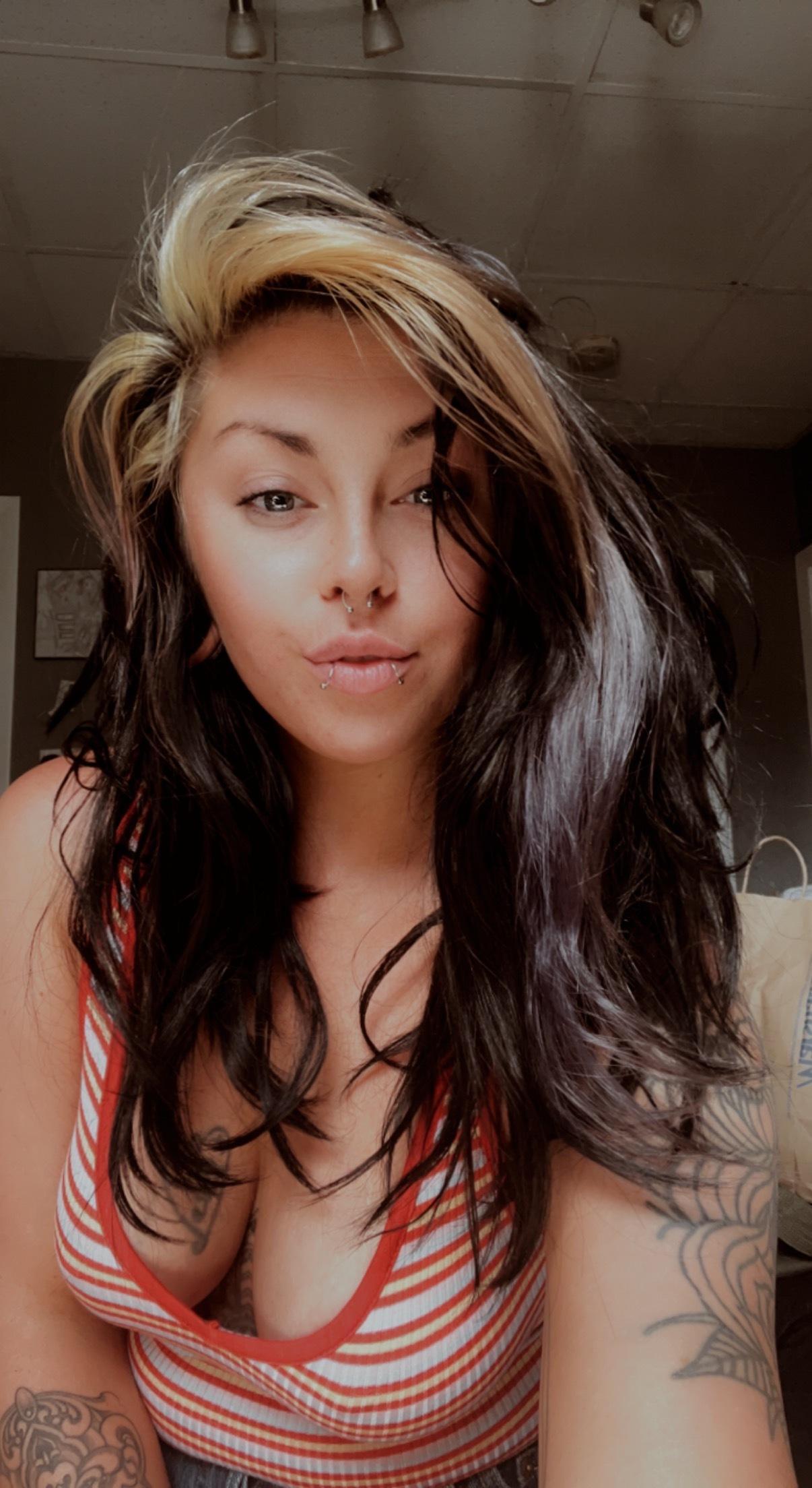 Sarah Elizabeth profile image