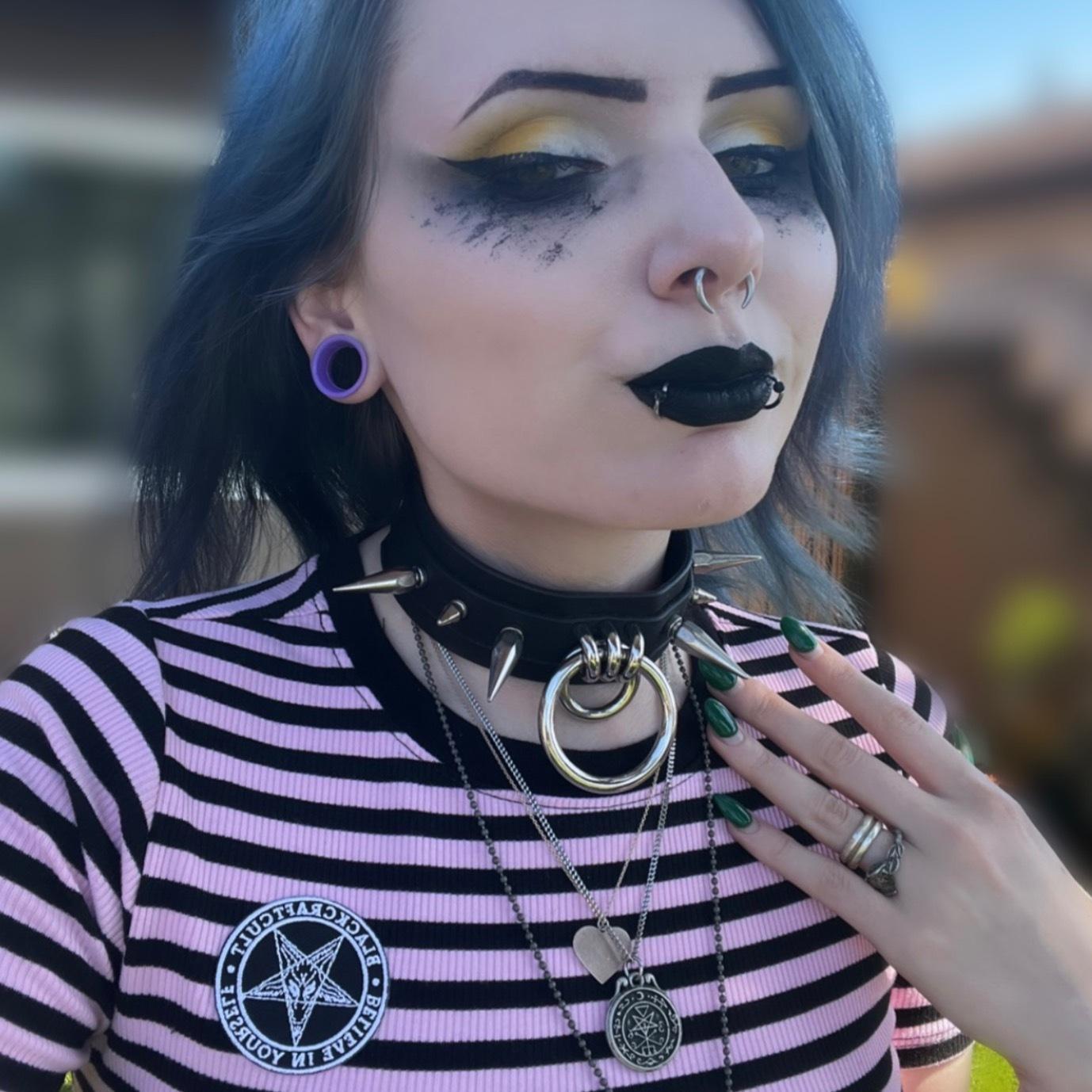 Rose Snow profile image