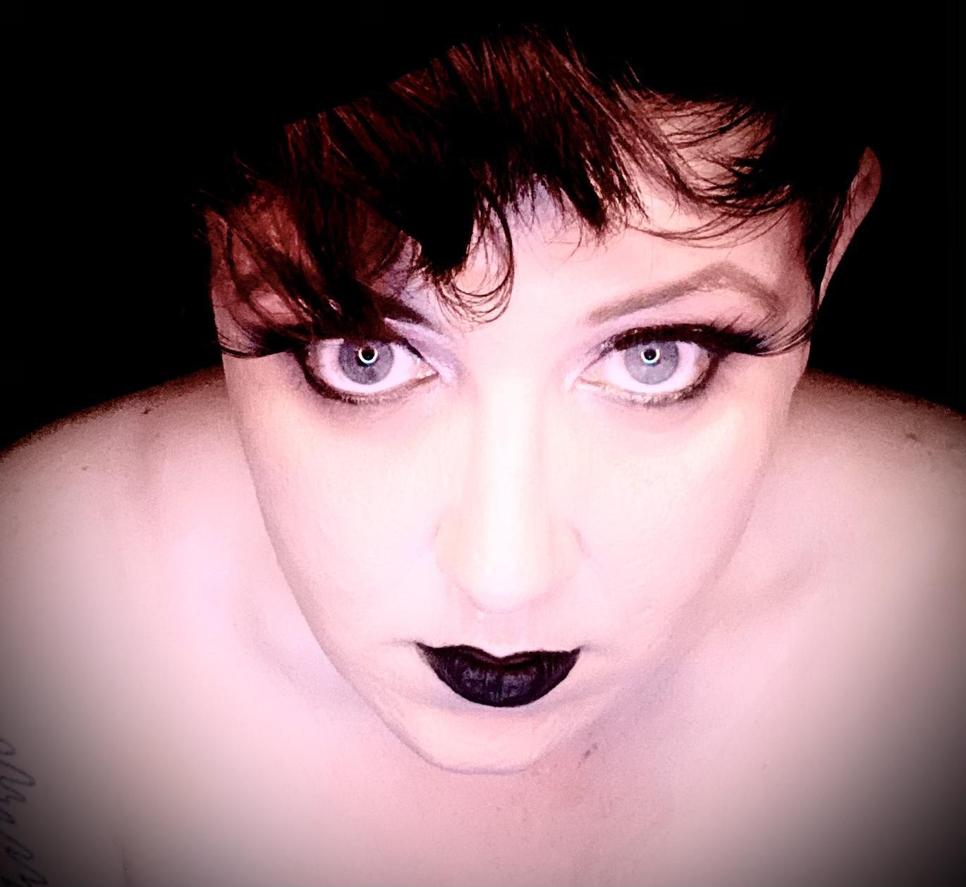 Vivi Voom profile image