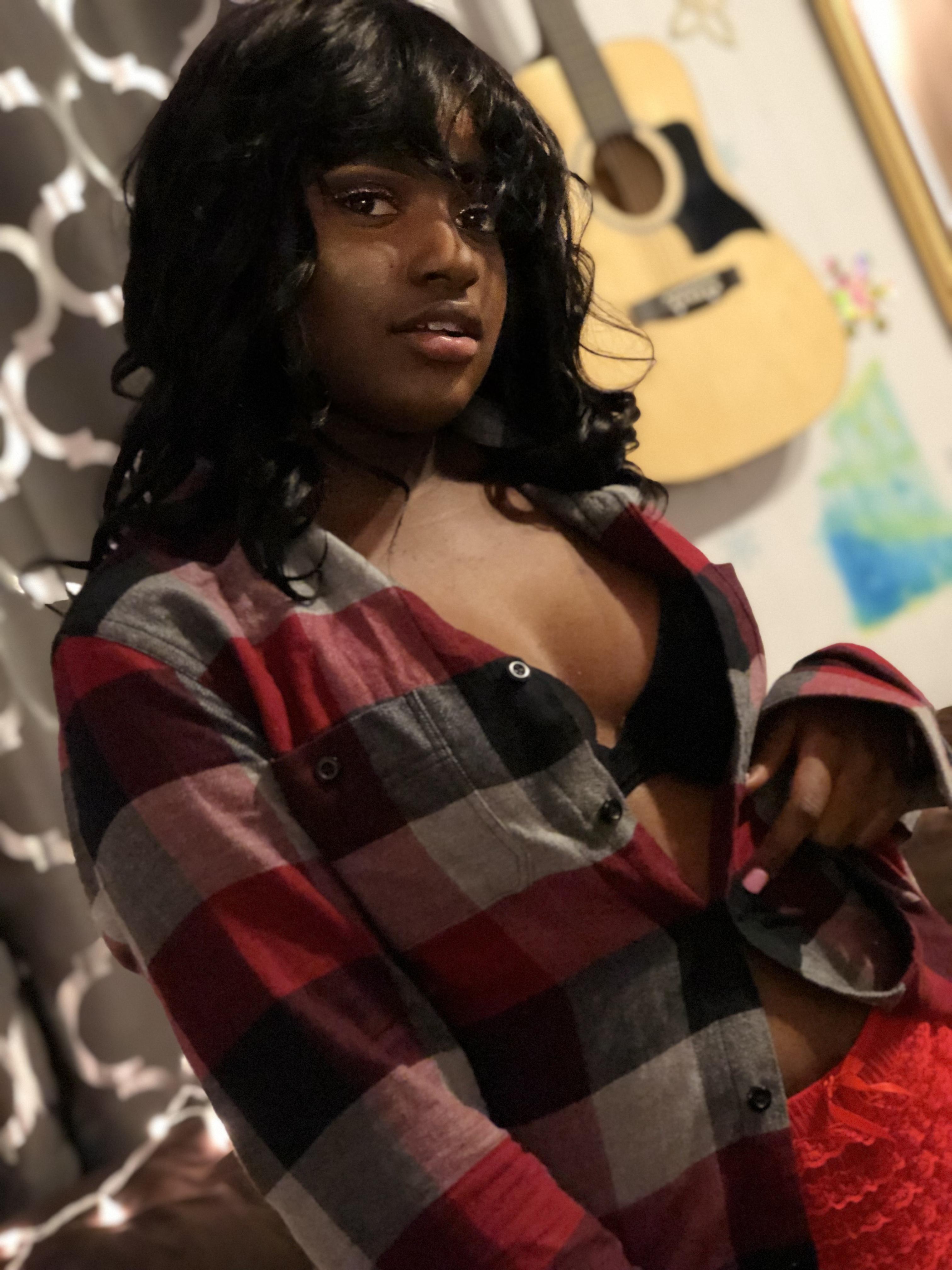 Peaches 🍑 profile image