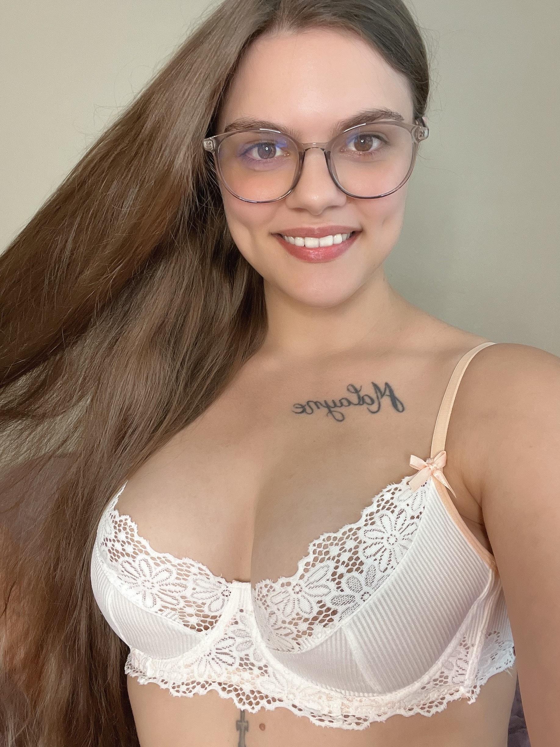 Molly Marie profile image