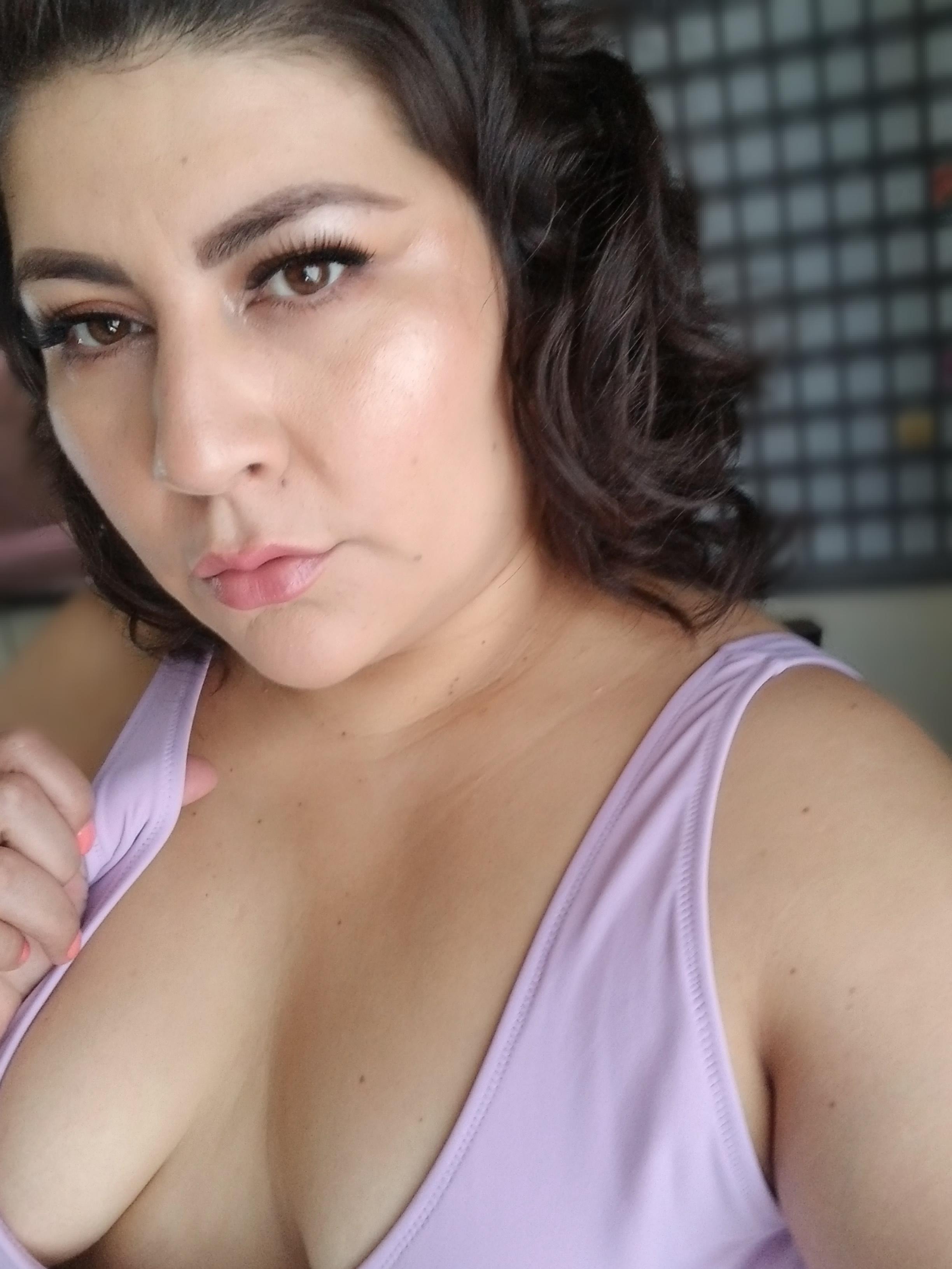 Vee Smokes profile image