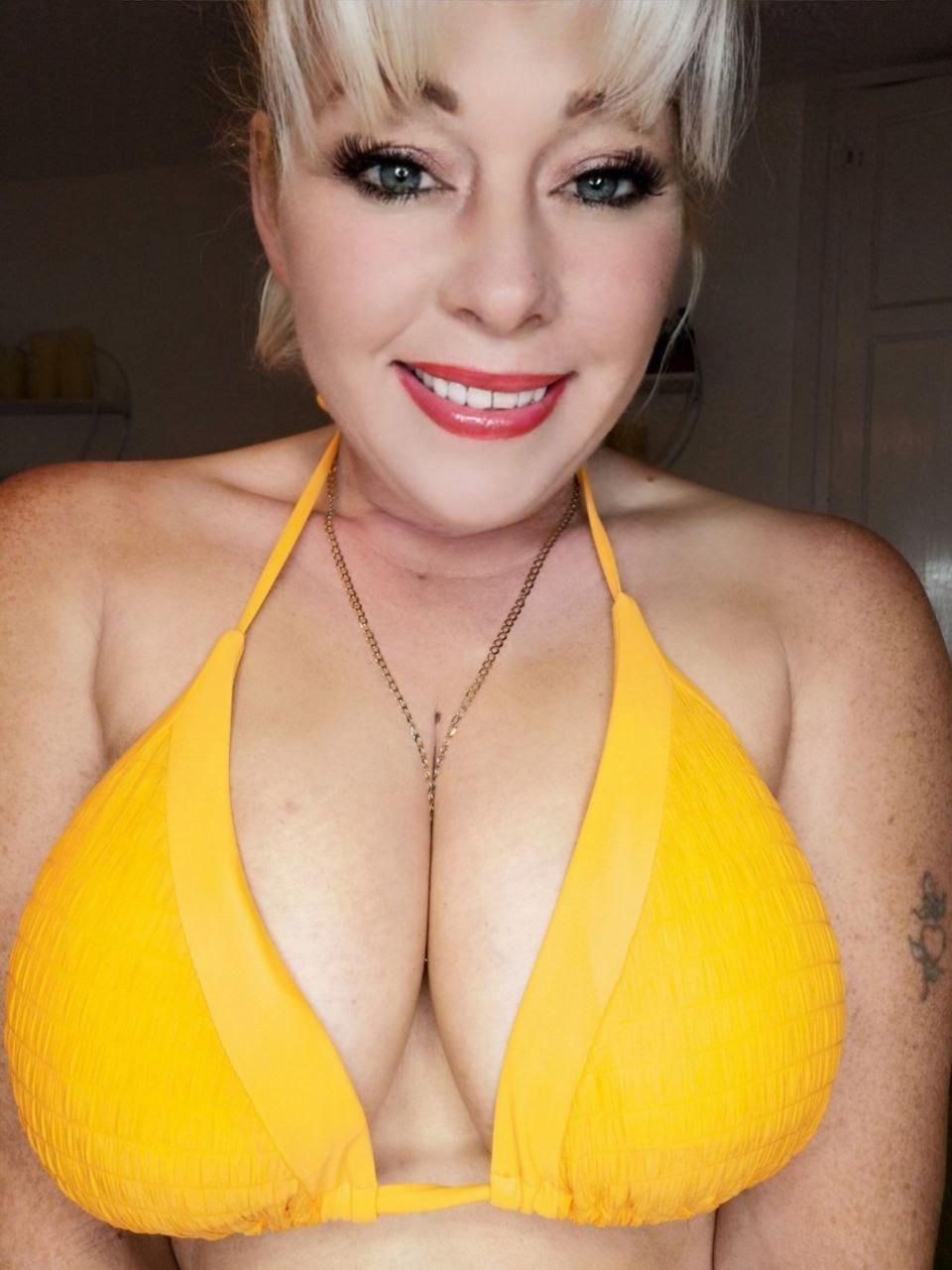 🟢HOT BRITISH 45YR OLD 😈 CAM WITH ME! profile image